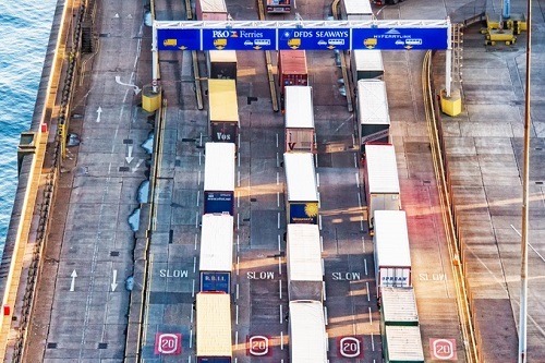 Lorry-stuck-at-port